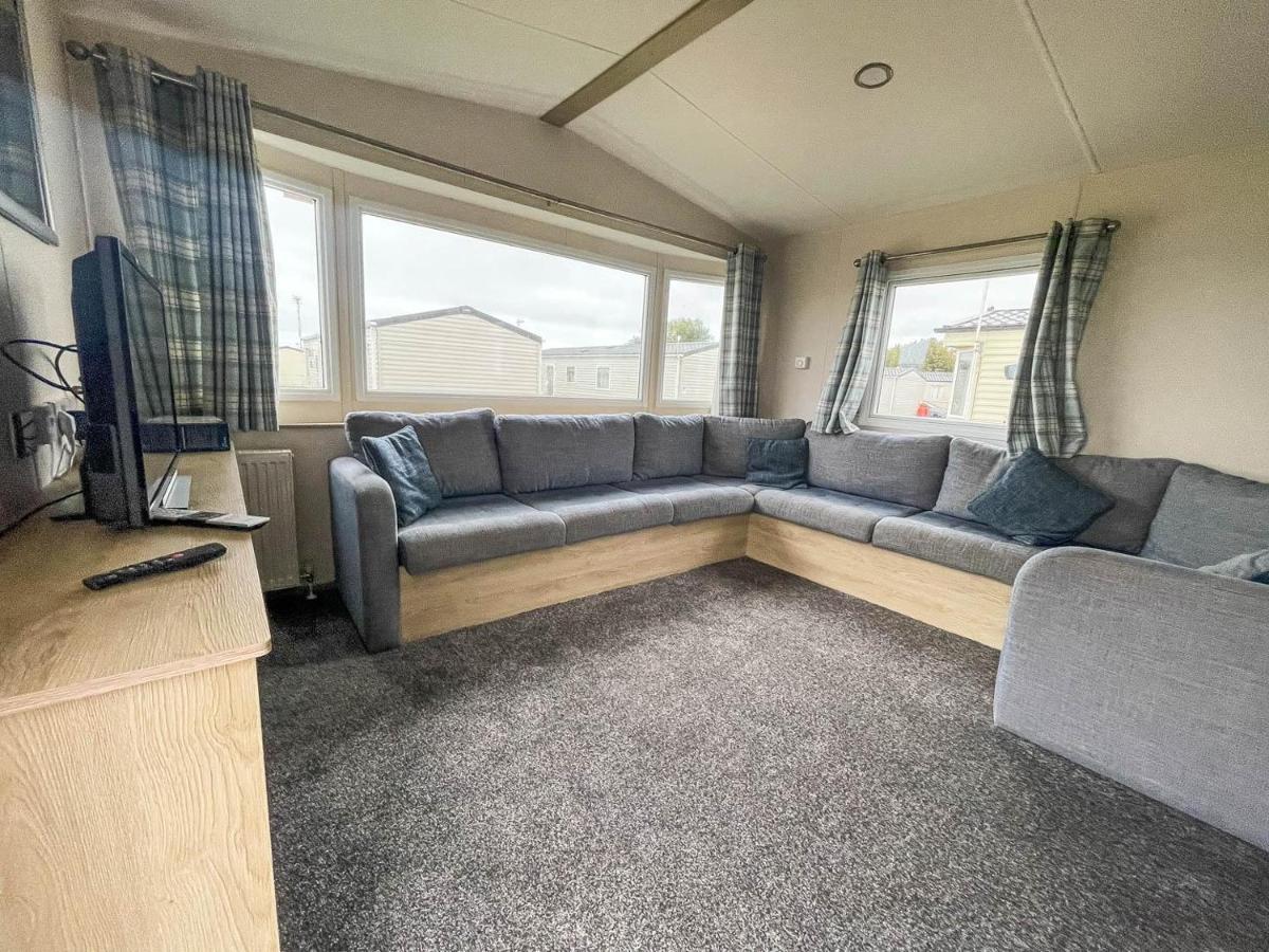 Lovely 8 Berth Caravan With Free Wifi At Broadland Sands, Suffolk Ref 20135Bs Hotel Hopton on Sea Exterior photo